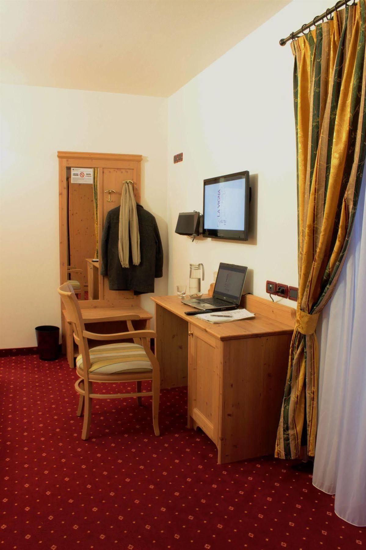 Hotel Garni La Vigna - Adult Friendly San Michele allʼAdige Exterior foto